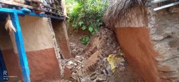 वर्षाका कारण अर्घाखाँचीमा , दुई सय बढी घरमा क्षती